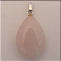 Tropfen Anhänger aus Rosenquarz Tropfen Anhänger aus Rosenquarz